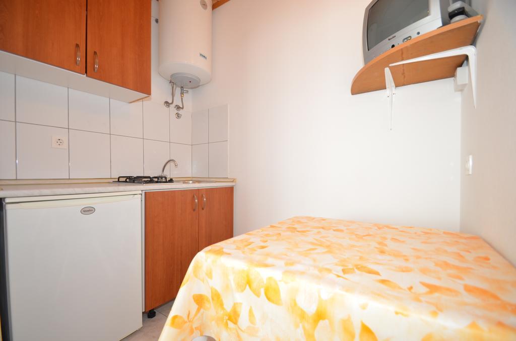 Apartments Cico Starigrad Paklenica Exterior photo